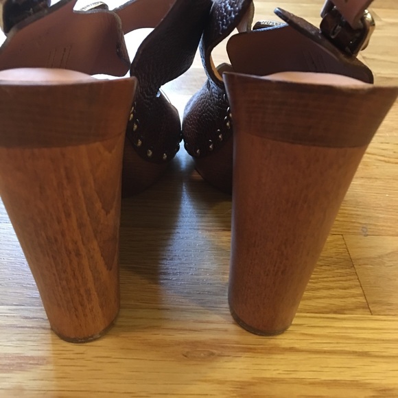 Dolce & Gabbana Wooden Heels Size 40 Never Worn - Picture 3 of 8